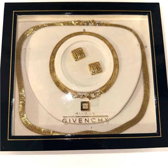 GIVENCHY 3 Piece Jewelry Set